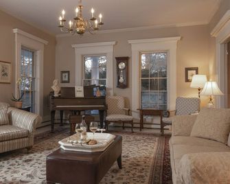 Yarmouth Port/Liberty Hill Inn - Yarmouth