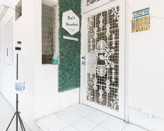 Bed and Brewhouse Sucat - Manila