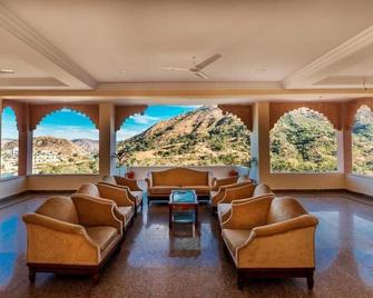 Kumbhalgarh Fort Resort - Kelwāra - Lounge