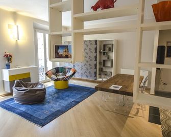 Luxury 65mq under the two towers - Bologna - Living room