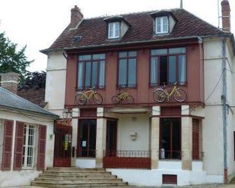 Auxr Etape La Maison Du Randonneur - Auxerre - Bygning