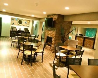 Stoughton Western Star Inn & Suites - Stoughton - Restaurant