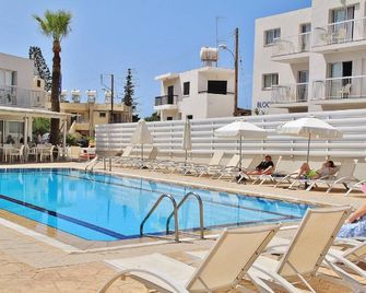 Napa City Apartments - Ayia Napa - Basen