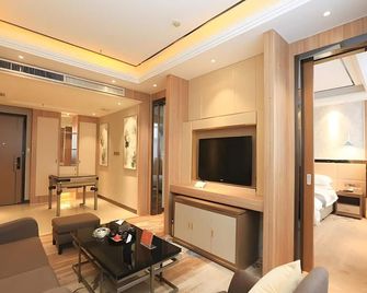 Greentree Eastern Bengbu City Guzhen County Century Hotel - Bengbu - Living room