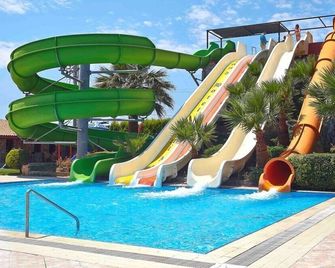 Grand Hotel Temizel - אייבאליק - בריכה