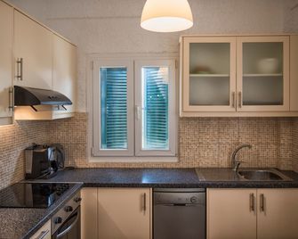 Elli Beach Apartments and Studios - Acharavi - Keuken