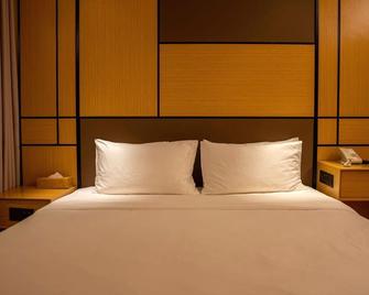 Ji Hotel Kaifeng Jinming Plaza - Kaifeng - Bedroom