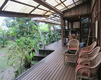 Bukit Raya Guesthouse - Palangkaraya - Patio