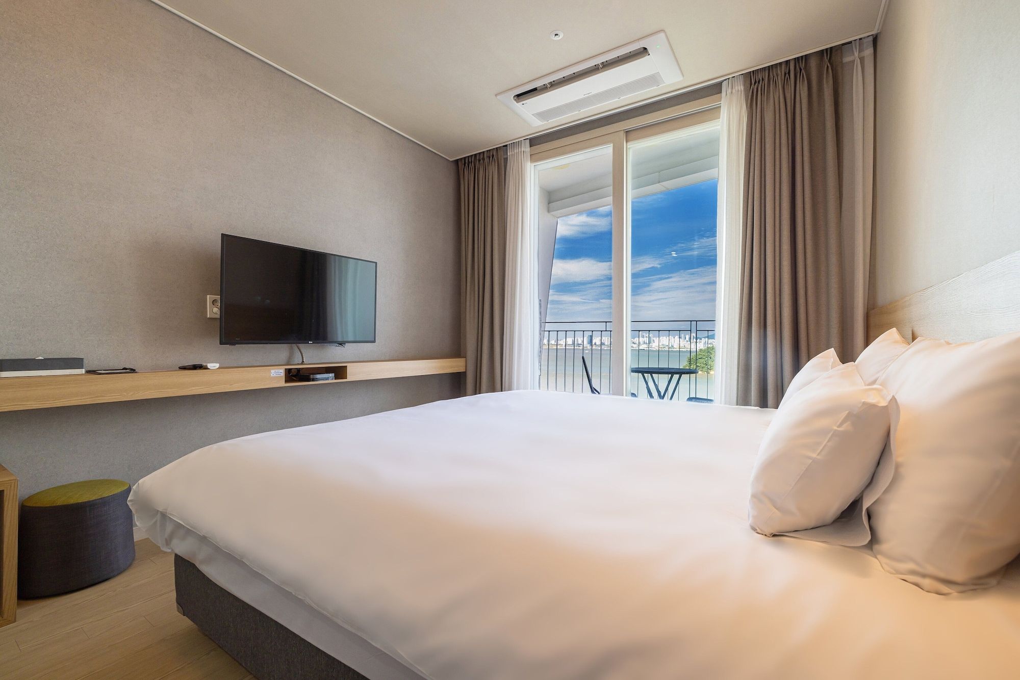 Ocean Solevue Hotel