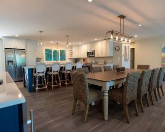 Beach View Cottage - On the Lake - Macatawa - Habitación