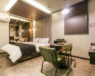 Icheon Carpe Diem - Inchon - Habitación