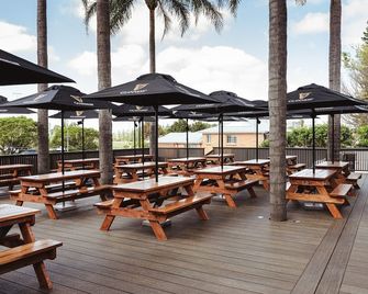 Riverview Hotel Tempe - Tempe - Patio