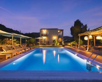 Anemoessa Luxury Villas - Fanari - Pool