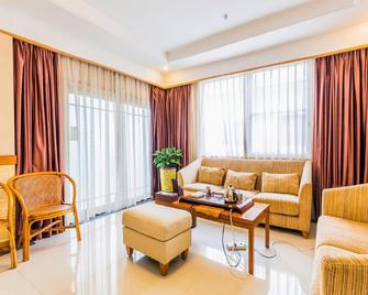 Zuiranju Holiday Hotel - Zhaoqing - Living room