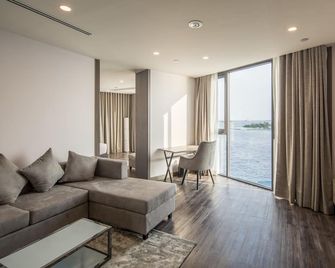 Maagiri Hotel - Male - Salon