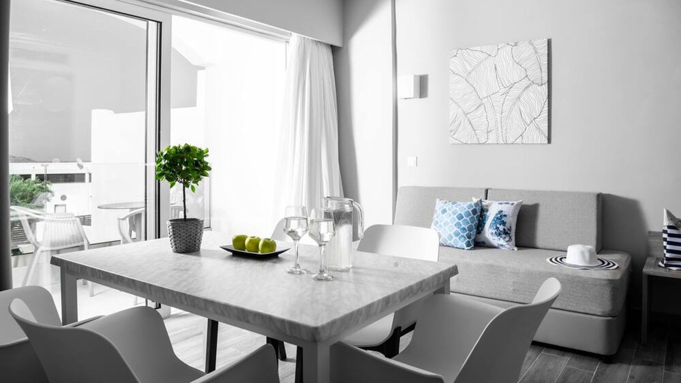 Elounda Breeze Resort