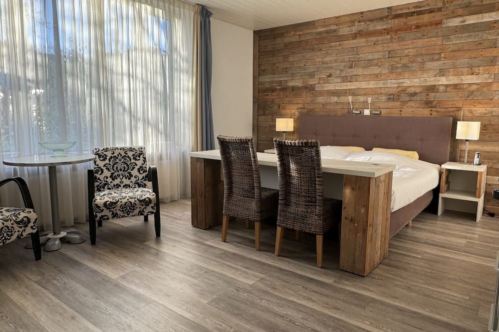 هوتل كيكدوين - دومبورغ - غرفة نوم