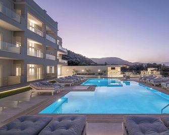 Filia Luxury Suites - Stalida - Piscină