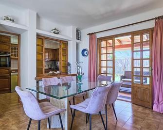 Vacation home near the beach with 3 bedrooms, air conditioning and wifi - Cala d'Or - Ruokailuhuone