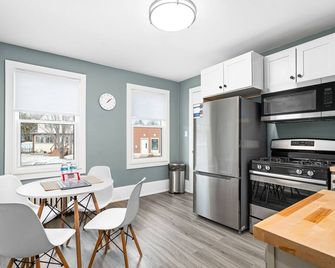 Lakeside Studio | Minutes from Downtown Duluth - Duluth - Cocina