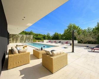 Villa She Luxury Comfortable holiday residence - Grožnjan - Pool