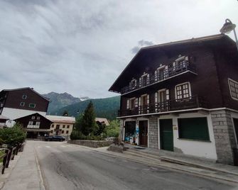 Monterosa Cozy Apartment 200m From Ski - Macugnaga - Edificio