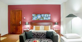 Opulent River Face Hotel - Colombo - Bedroom