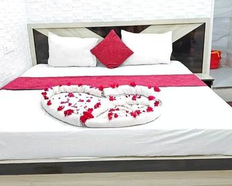 Swastik Hotel - דאוגהאר סאדאר - חדר שינה