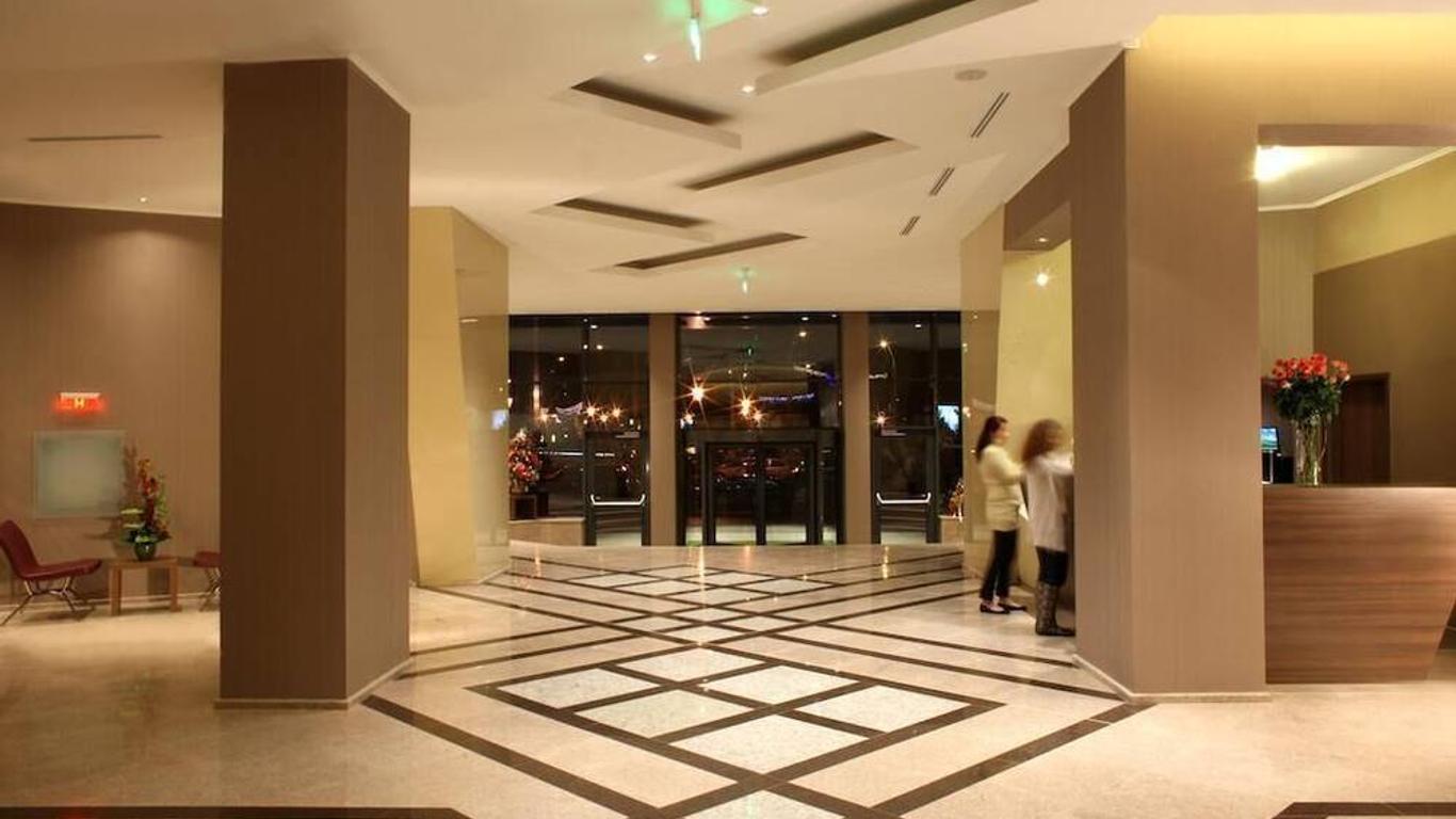 Central Plaza Hotel