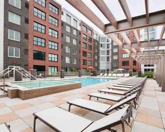 Ultra Lux Waterfront Gem - Manhattan Skylineviews - 2 King Beds ensuites - Weehawken - Pool