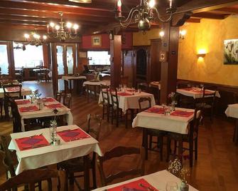 Aux Deux Clefs - Sommerau - Restaurante