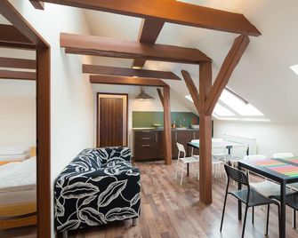 Easy Housing Hostel - Praga