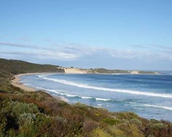 Injidup Break at Injidup - Yallingup - Beach