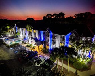 Microtel Inn & Suites by Wyndham Palm Coast I-95 - Palm Coast - Gebouw