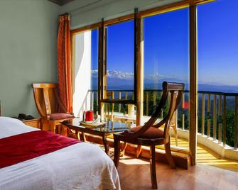 Hotel Vishaka Palace - Kausani - Balkón