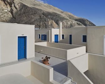 Irigeneia Hotel - Perissa