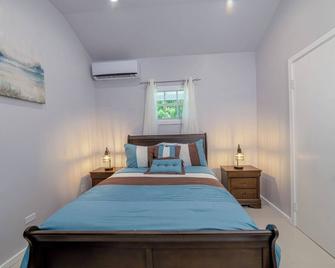 Unique 1-bedroom apartment in charming Buckleys with AC, WiFi - Buckleys - Bedroom