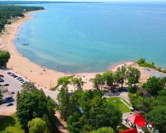 Balm Beach Resort And Motel - Penetanguishene - Beach