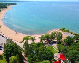 Balm Beach Resort And Motel - Penetanguishene - Playa
