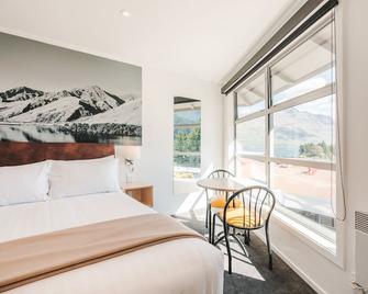 Blue Peaks Lodge - קווינסטאון - חדר שינה