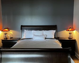 Lake Muskoka in Muskoka Bay - Gravenhurst - Bedroom