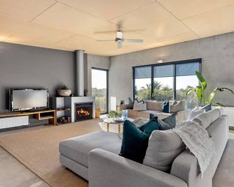 Luxury Portsea Sanctuary Gas Heat Pool Gardens - Portsea - Wohnzimmer