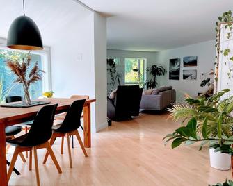 House in the beautiful neighborhood of Cap Rouge, in Quebec City. - Québec City - Dining room