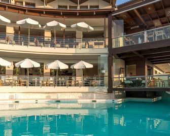 Cosmopolitan Hotel - Kateríni