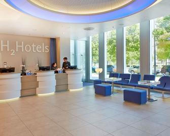 H2 Hotel München Messe - München - Vastaanotto