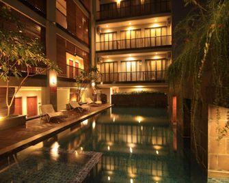 D'Anaya Hotel Bogor - Bogor - Zwembad