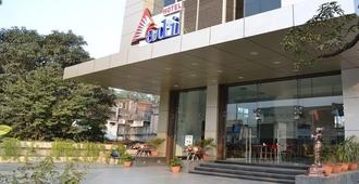 Hotel Adi - Nagpur - Building