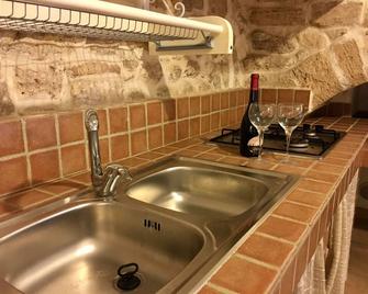 Palazzo Saraceno - Taranto - Kitchen