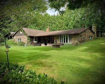 Stonewall cottage - Webster - Building