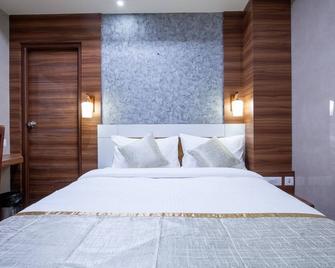 Hotel Sivas - Perambalur - Bedroom